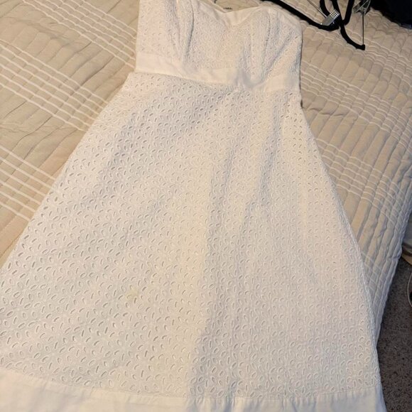 White House Black Market Dresses & Skirts - White House Black Market Strapless Laser Cut Out Dress White Size 4